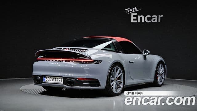911 (992) 4S