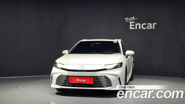 2.5 XLE Hybrid