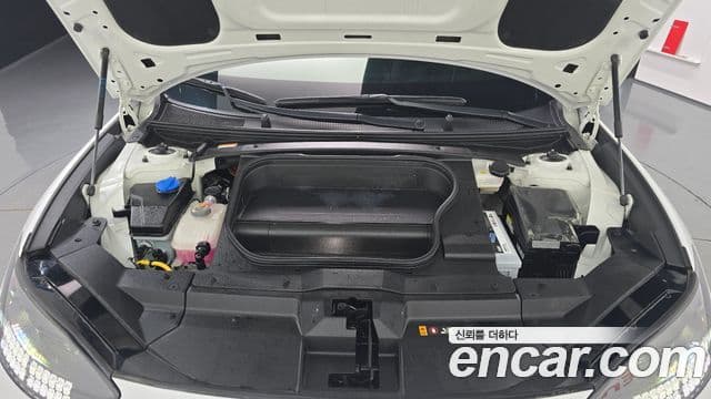 6 Long Range AWD