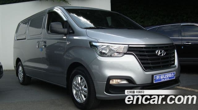 Grand Starex Van 3 locuri