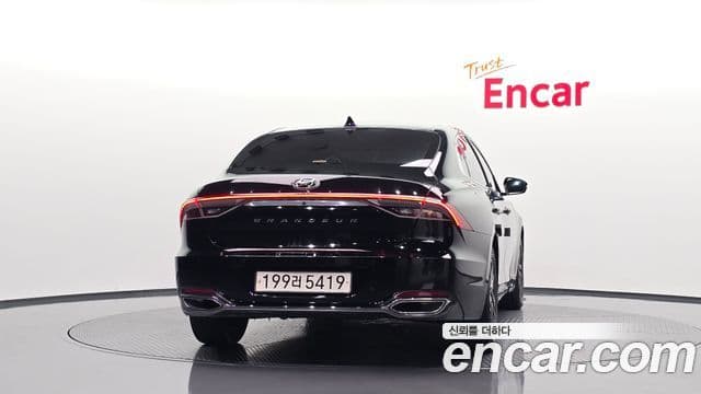 Grandeur 3.0 LPi (Rent-a-car)