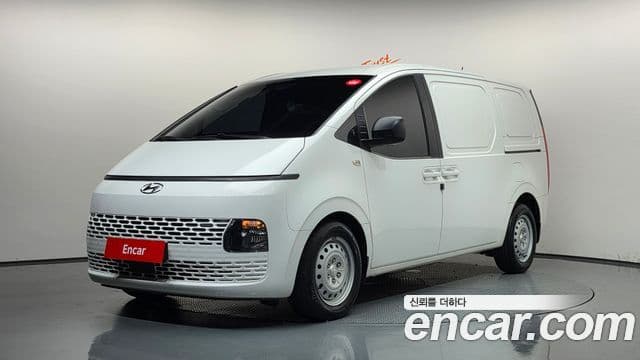 Staria Cargo 3 locuri