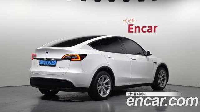 Y Long Range AWD