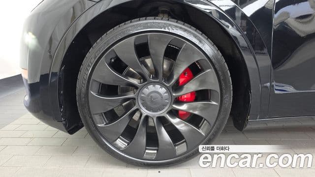 Y Performance AWD