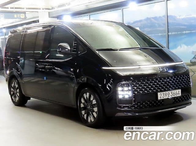 Staria L3.5 Lounge 9 locuri