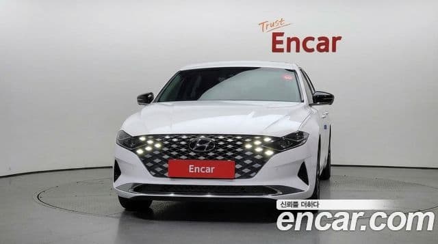 Grandeur 3.0 LPi (Rent-a-car)