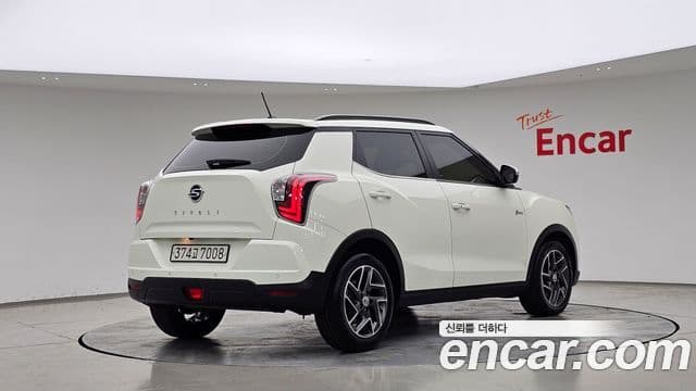Very New Tivoli Benzină 1.5 2WD