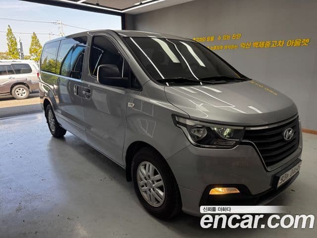 Grand Starex Van 5 locuri