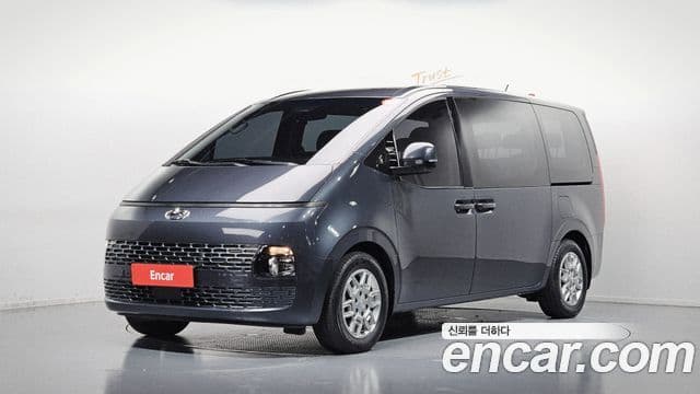 Staria Tourer 11 locuri