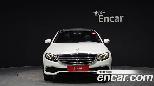 Clasa E E300 4MATIC Exclusive