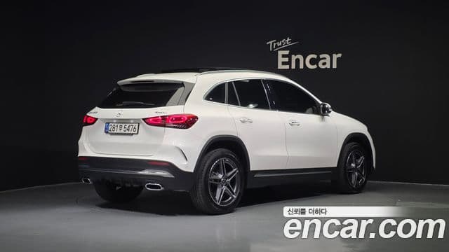 GLA- GLA250 4MATIC