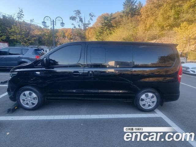 Grand Starex Wagon 12 locuri