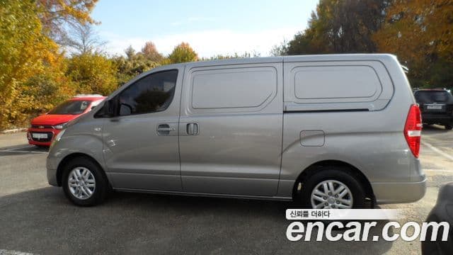 Grand Starex 3 locuri Van