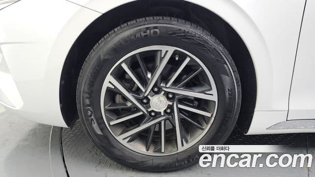 Grandeur 3.0 LPi (Rent-a-car)