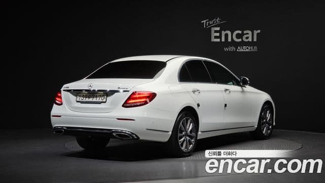 Clasa E E300 4MATIC Exclusive