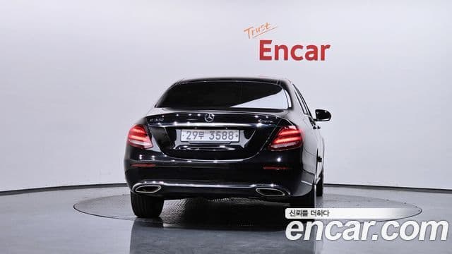 Clasa E E300 4MATIC Exclusive