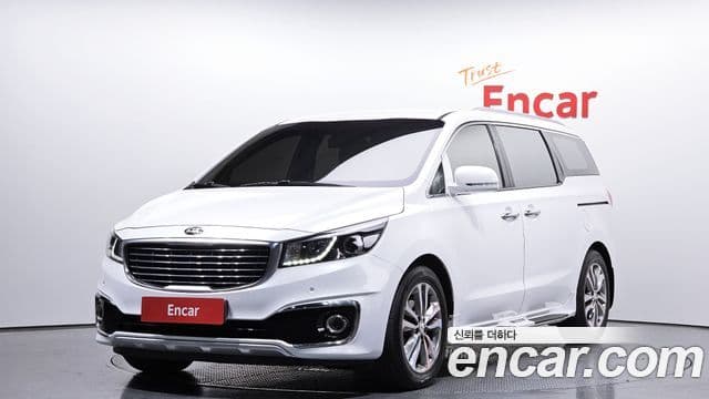 Carnival 7 locuri Limousine