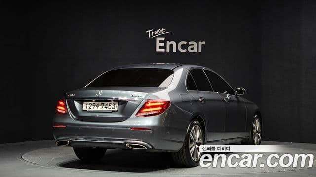 Clasa E E300 4MATIC Avantgarde