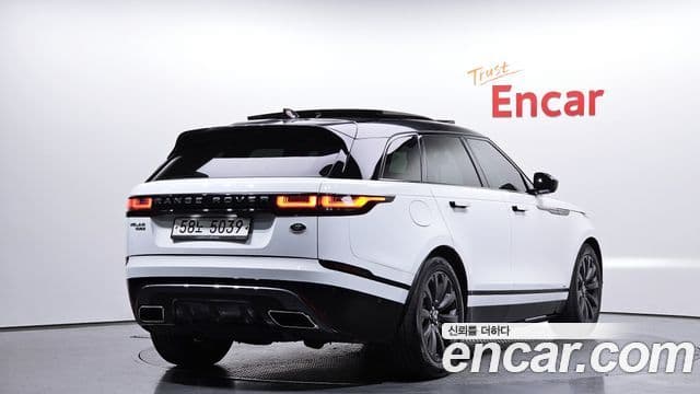 Range Rover Velar 3.0 D300 R-Dynamic SE