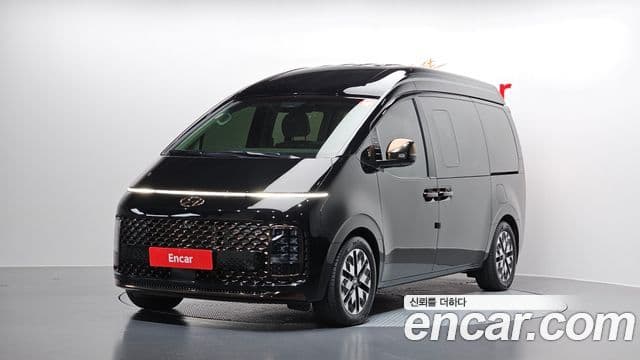 Staria 4WD Lounge 7 locuri