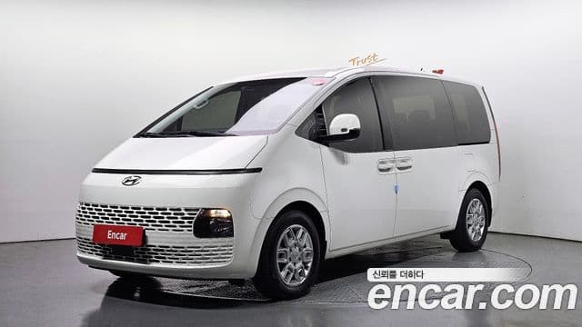 Staria Tourer 11 locuri