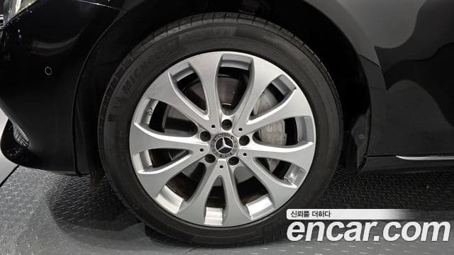 Clasa E E300 4MATIC Exclusive