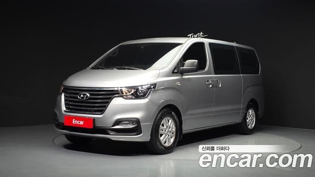 Grand Starex Van 3 locuri