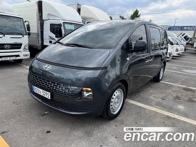 Staria Cargo 3 locuri