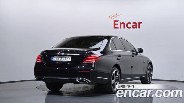 Clasa E E300 4MATIC Exclusive