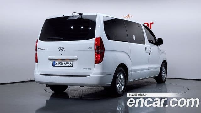 Grand Starex Van 5 locuri