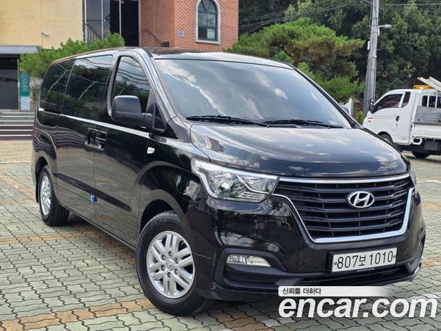 Grand Starex Van 3 locuri