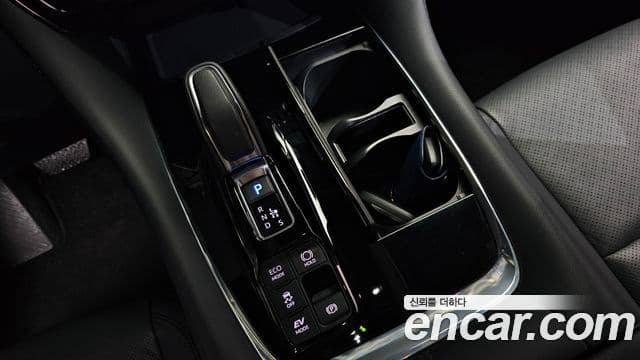 4 2.5 HEV Executive AWD