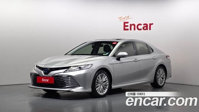 2.5 XLE Hybrid