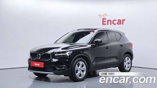 XC40 T4 Momentum