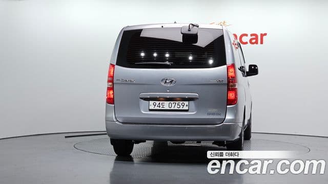Grand Starex Van 5 locuri