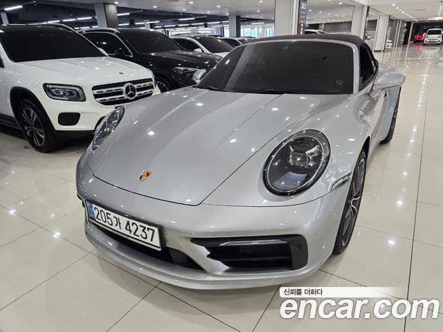 911 (992) Carrera 4 Cabriolet