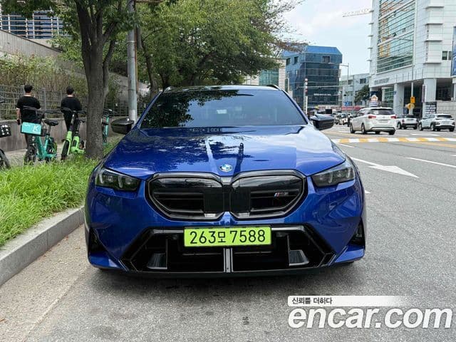 M5 M5 Touring