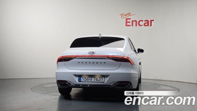 Grandeur 3.0 LPi (Rent-a-car)
