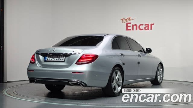 Clasa E E200 Avantgarde
