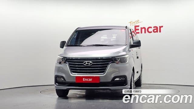 Grand Starex Van 3 locuri