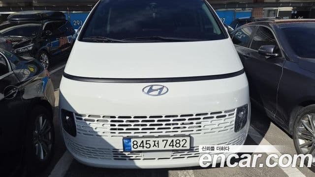 Staria Cargo 3 locuri
