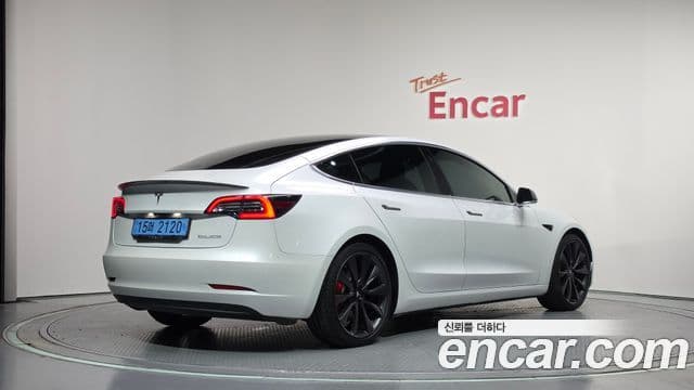 3 Performance AWD