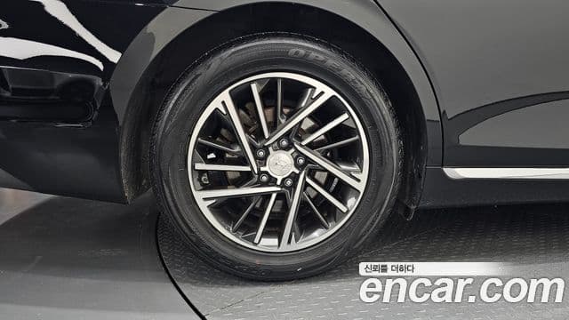 Grandeur 3.0 LPi (Rent-a-car)