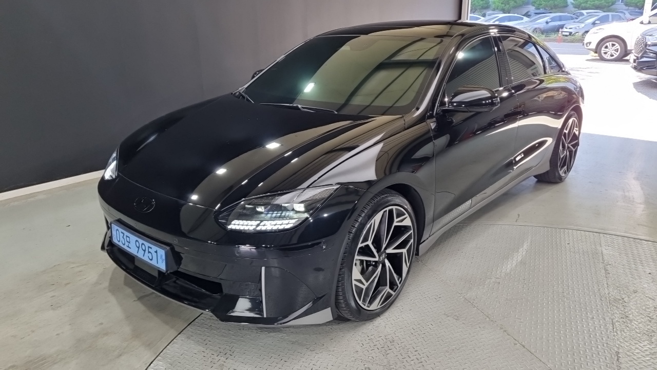 6 Long Range AWD