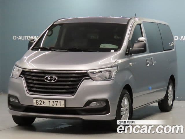 Grand Starex Van 3 locuri
