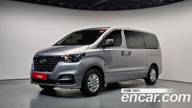 Grand Starex Van 3 locuri