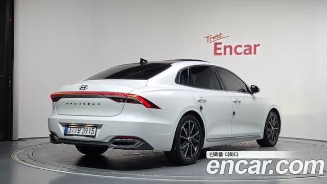 Grandeur 3.0 LPi (Rent-a-car)