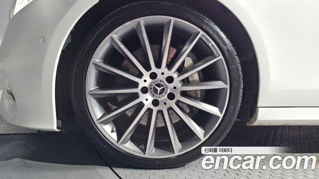 Clasa E E300 4MATIC AMG Line