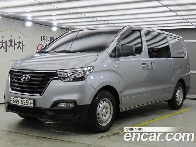 Grand Starex Van 5 locuri