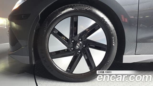 6 Long Range AWD